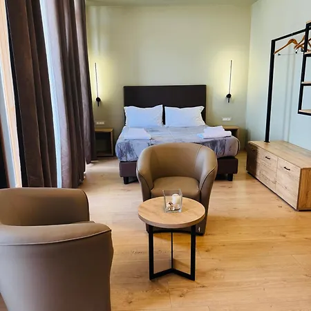 Manhattan & 3* Bari
